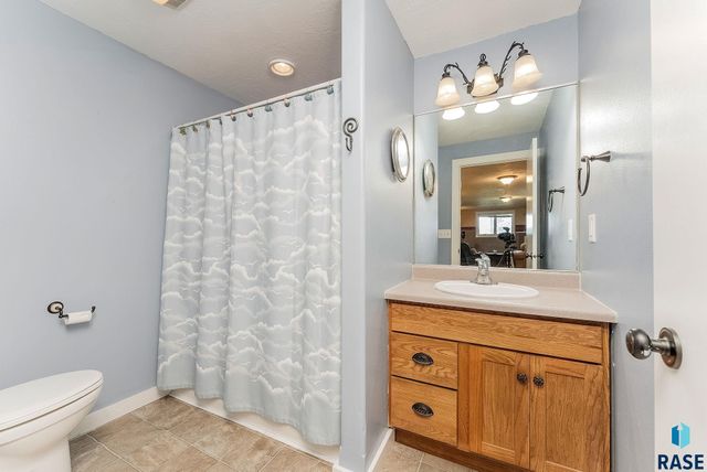 27529 477th Ave Avenue, Harrisburg, SD 57032