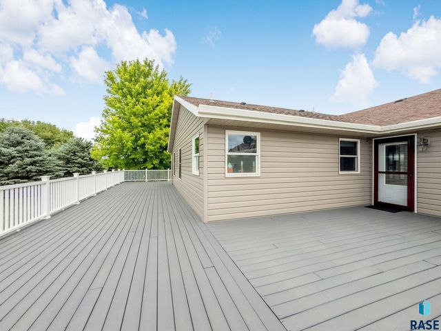 27529 477th Ave Avenue, Harrisburg, SD 57032