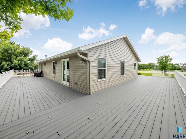 27529 477th Ave Avenue, Harrisburg, SD 57032