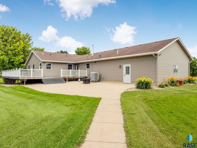 27529 477th Ave Avenue, Harrisburg, SD 57032