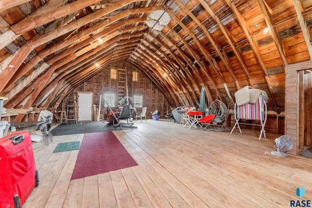 27529 477th Ave Avenue, Harrisburg, SD 57032