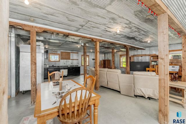 27529 477th Ave Avenue, Harrisburg, SD 57032