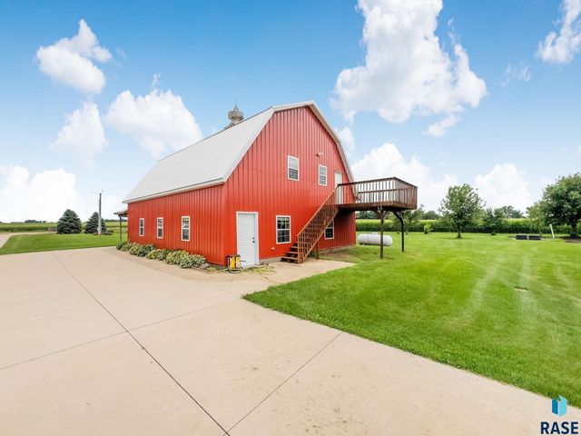 27529 477th Ave Avenue, Harrisburg, SD 57032