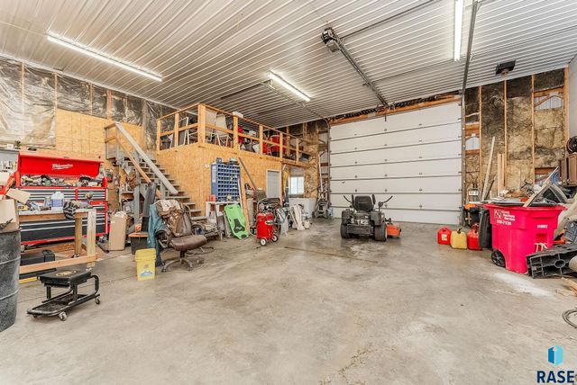 27529 477th Ave Avenue, Harrisburg, SD 57032