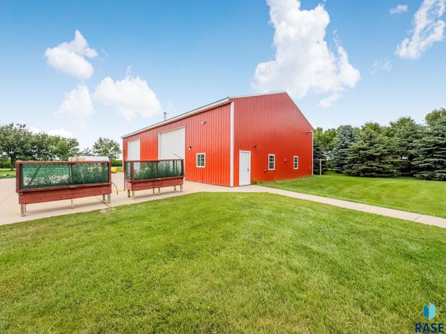 27529 477th Ave Avenue, Harrisburg, SD 57032