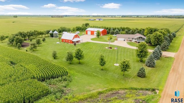 27529 477th Ave Avenue, Harrisburg, SD 57032