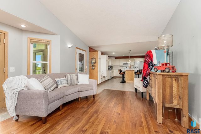 27529 477th Ave Avenue, Harrisburg, SD 57032