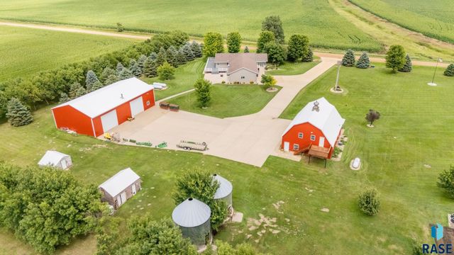 27529 477th Ave Avenue, Harrisburg, SD 57032