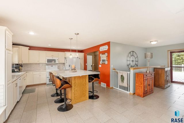 27529 477th Ave Avenue, Harrisburg, SD 57032