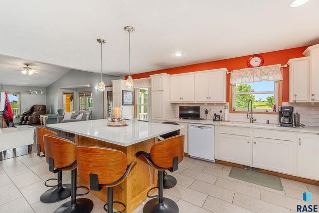 27529 477th Ave Avenue, Harrisburg, SD 57032