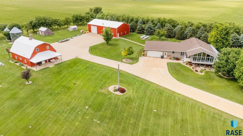 27529 477th Ave Avenue, Harrisburg, SD 57032