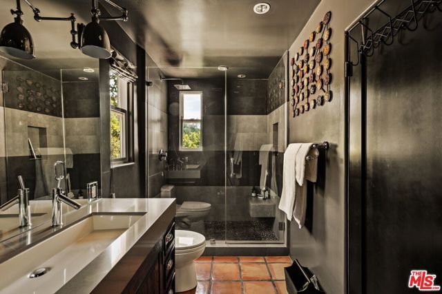 7003 La Presa Drive, Los Angeles, CA 90068
