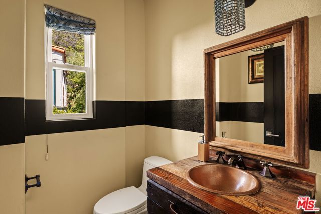 7003 La Presa Drive, Los Angeles, CA 90068