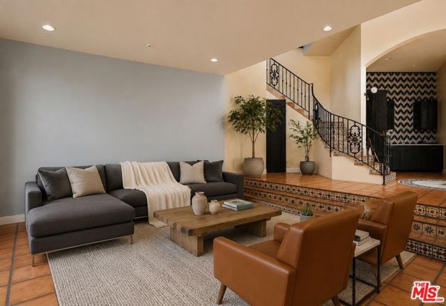 7003 La Presa Drive, Los Angeles, CA 90068