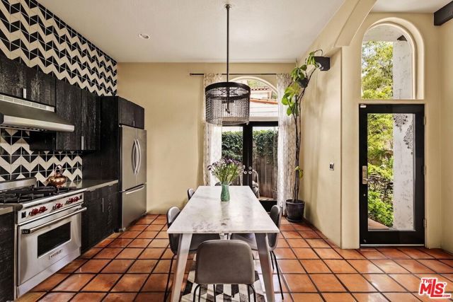 7003 La Presa Drive, Los Angeles, CA 90068