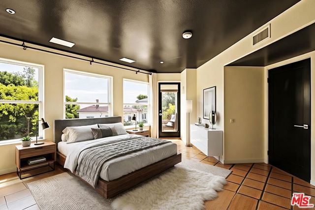 7003 La Presa Drive, Los Angeles, CA 90068