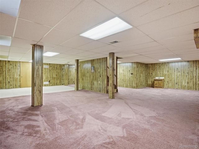 5800 Naneva Court, West Bloomfield Charter Township, MI 48322