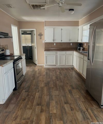 504 E Hondo, Devine, TX 78016