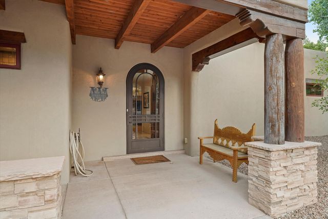 1109 Bona Terra Loop NW, Albuquerque, NM 87114