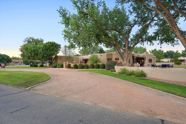 1109 Bona Terra Loop NW, Albuquerque, NM 87114