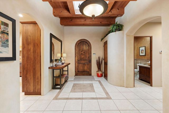 1109 Bona Terra Loop NW, Albuquerque, NM 87114
