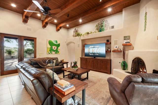 1109 Bona Terra Loop NW, Albuquerque, NM 87114