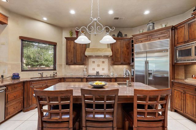 1109 Bona Terra Loop NW, Albuquerque, NM 87114