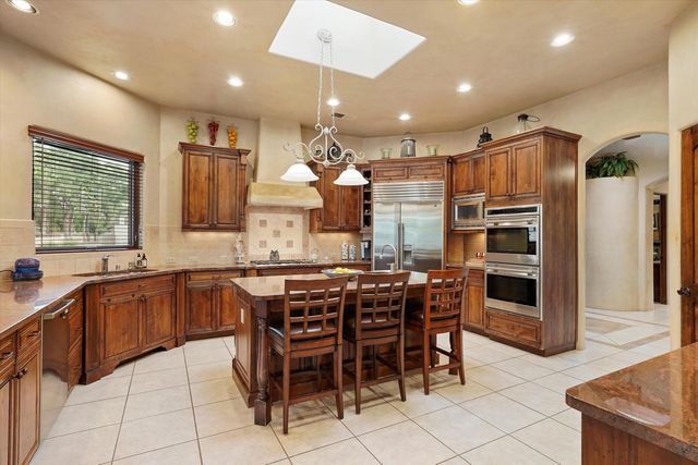 1109 Bona Terra Loop NW, Albuquerque, NM 87114