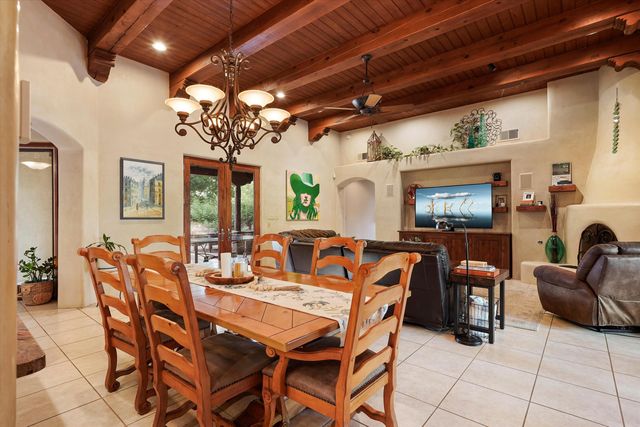 1109 Bona Terra Loop NW, Albuquerque, NM 87114