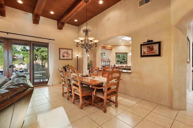 1109 Bona Terra Loop NW, Albuquerque, NM 87114