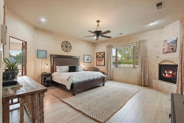 1109 Bona Terra Loop NW, Albuquerque, NM 87114