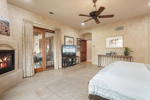 1109 Bona Terra Loop NW, Albuquerque, NM 87114