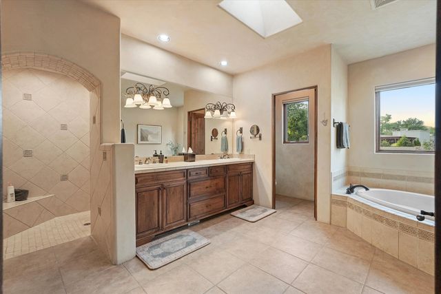 1109 Bona Terra Loop NW, Albuquerque, NM 87114