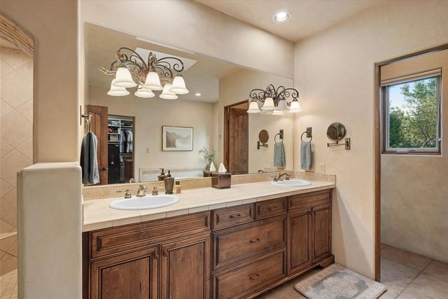 1109 Bona Terra Loop NW, Albuquerque, NM 87114