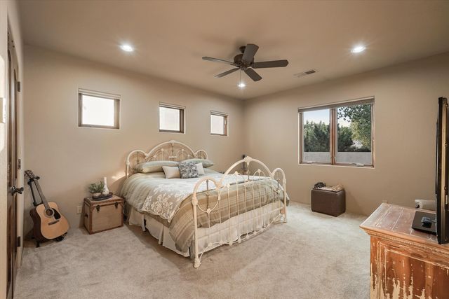 1109 Bona Terra Loop NW, Albuquerque, NM 87114