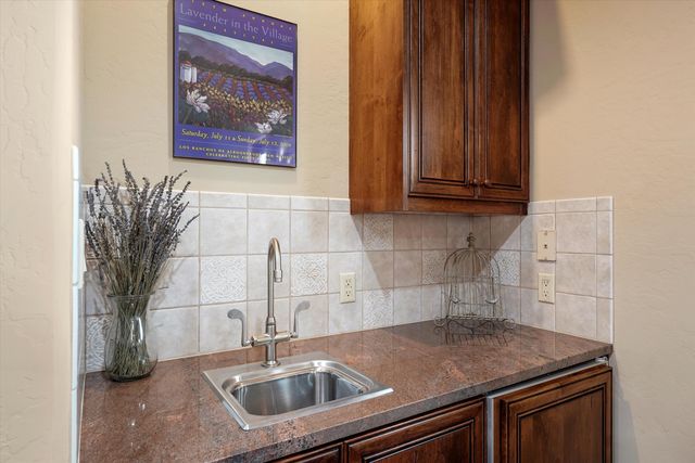 1109 Bona Terra Loop NW, Albuquerque, NM 87114