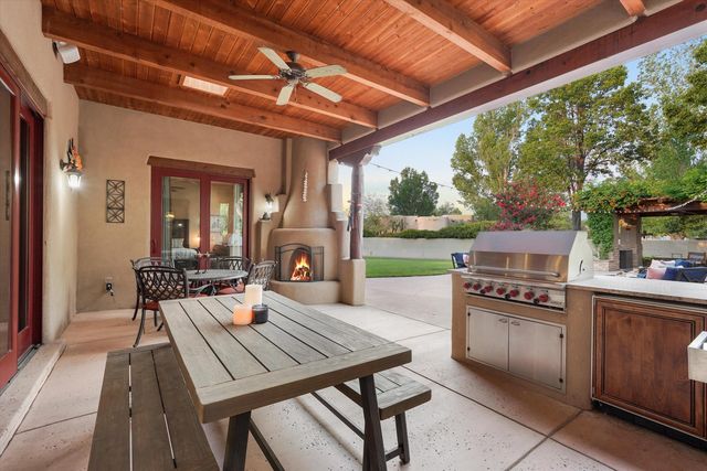 1109 Bona Terra Loop NW, Albuquerque, NM 87114