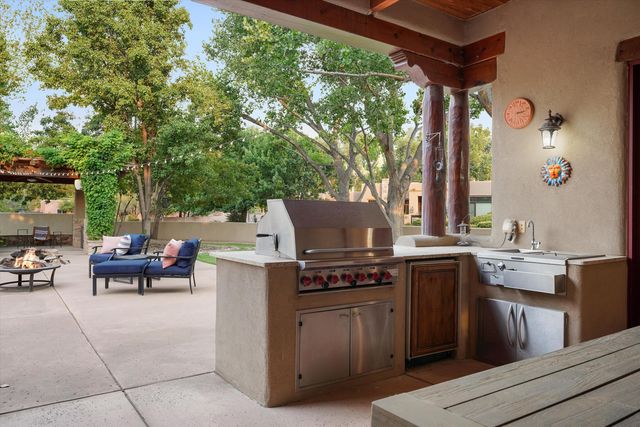 1109 Bona Terra Loop NW, Albuquerque, NM 87114