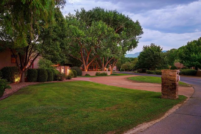 1109 Bona Terra Loop NW, Albuquerque, NM 87114