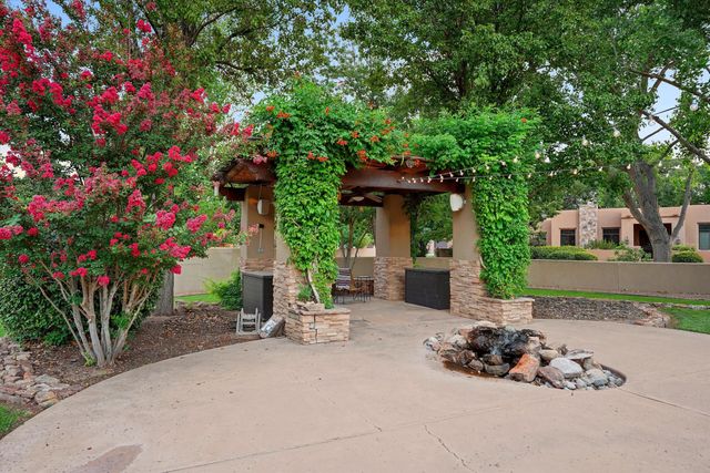 1109 Bona Terra Loop NW, Albuquerque, NM 87114