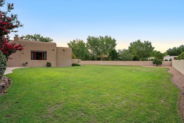 1109 Bona Terra Loop NW, Albuquerque, NM 87114