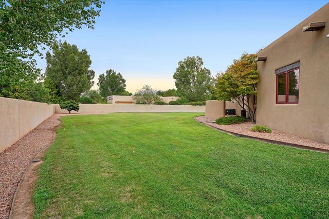 1109 Bona Terra Loop NW, Albuquerque, NM 87114