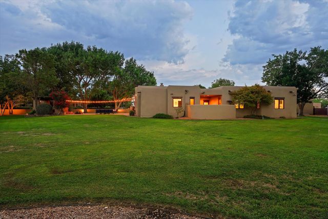 1109 Bona Terra Loop NW, Albuquerque, NM 87114
