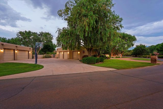 1109 Bona Terra Loop NW, Albuquerque, NM 87114