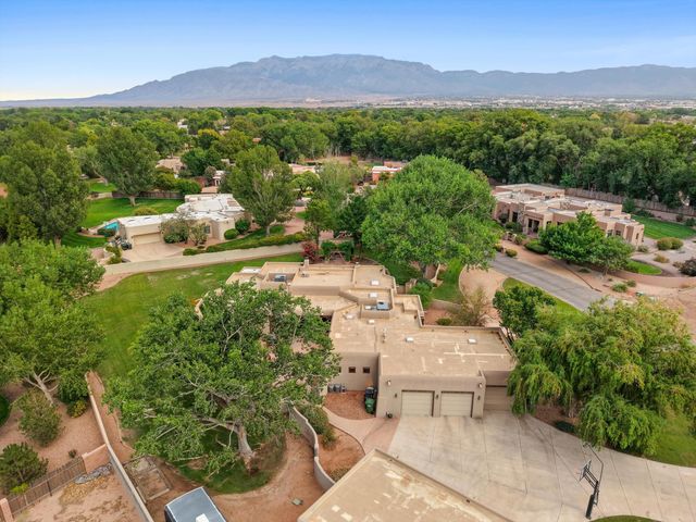 1109 Bona Terra Loop NW, Albuquerque, NM 87114