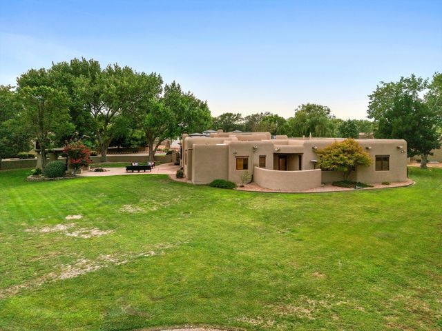 1109 Bona Terra Loop NW, Albuquerque, NM 87114