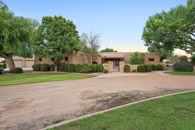 1109 Bona Terra Loop NW, Albuquerque, NM 87114