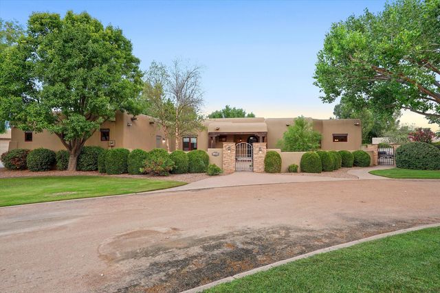 1109 Bona Terra Loop NW, Albuquerque, NM 87114