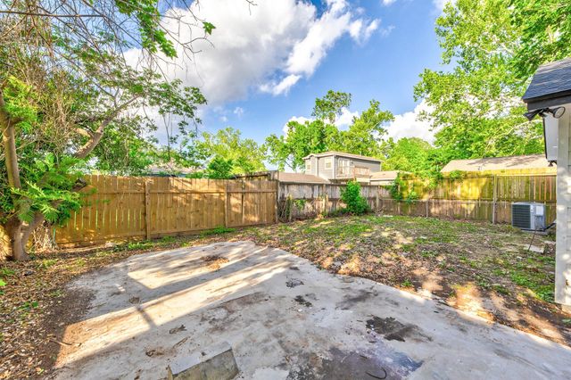 711 Staitti Street, Humble, TX 77338