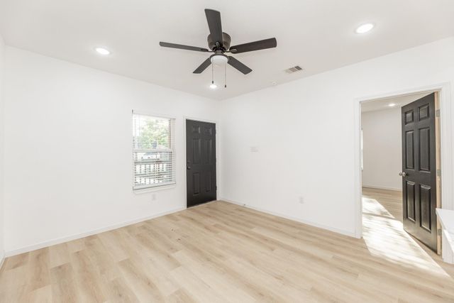 711 Staitti Street, Humble, TX 77338